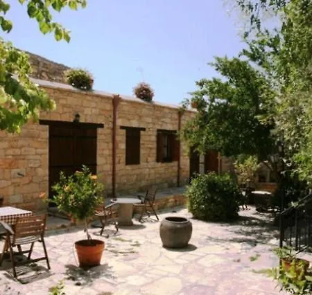 Nicolas And Maria's Cottages בית כפרי Anoyira
