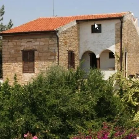 בית כפרי Nicolas And Maria's Cottages Anoyira