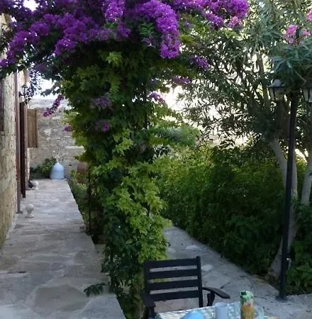 Nicolas And Maria's Cottages בית כפרי