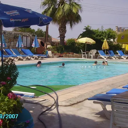 Nicolas And Maria's Cottages